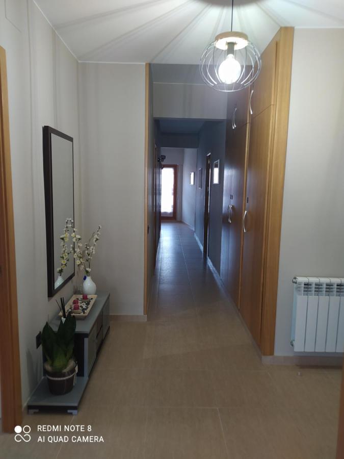 Vivienda El Olivo Apartment วาลเดร์โรเบรส ภายนอก รูปภาพ